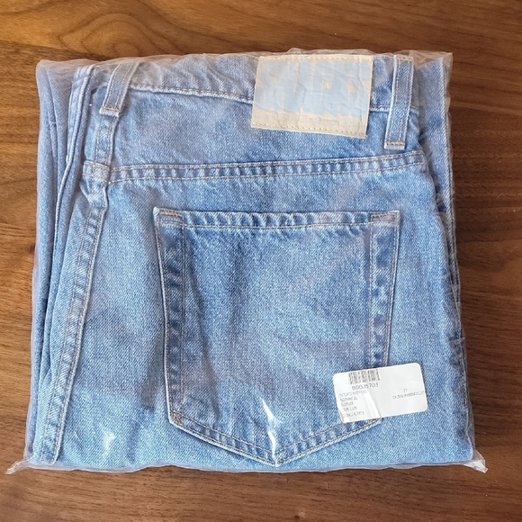 NWT Mother SNACKS! The Pleated Fun Dip Puddle Straight Leg Jeans - Picture 3 of 6